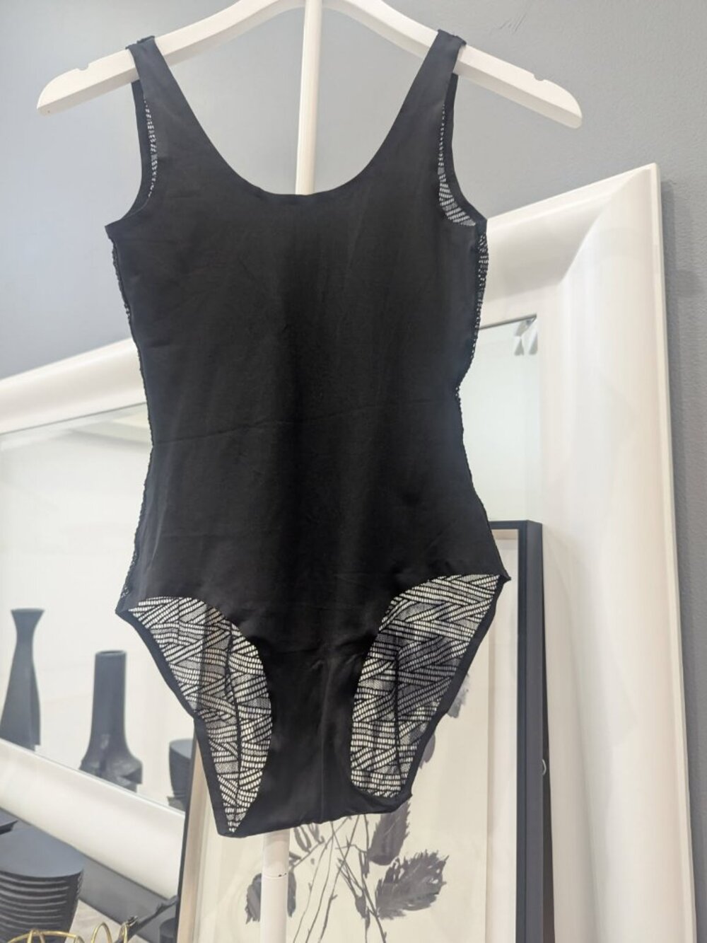 Vince Camuto Black Geometric Mesh Bodysuit – Size S/P